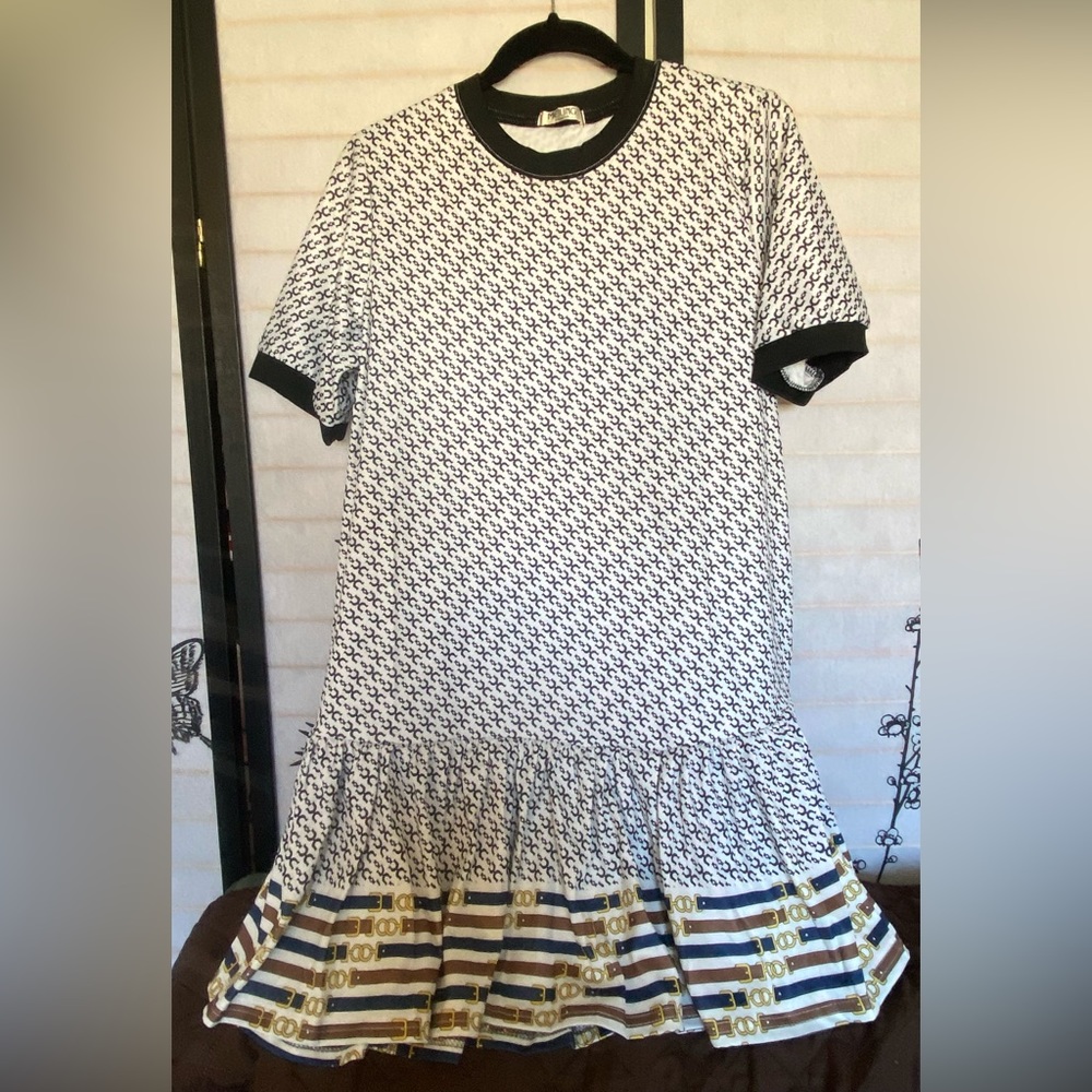 pre-loved dress but was never used, will fit up to large